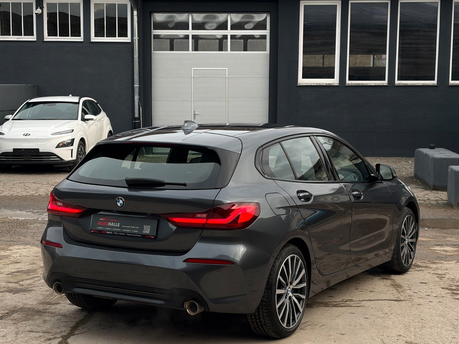 Fahrzeugabbildung BMW 120i Aut. Sport Line Shad HIFI CarPlay AHK SHZ