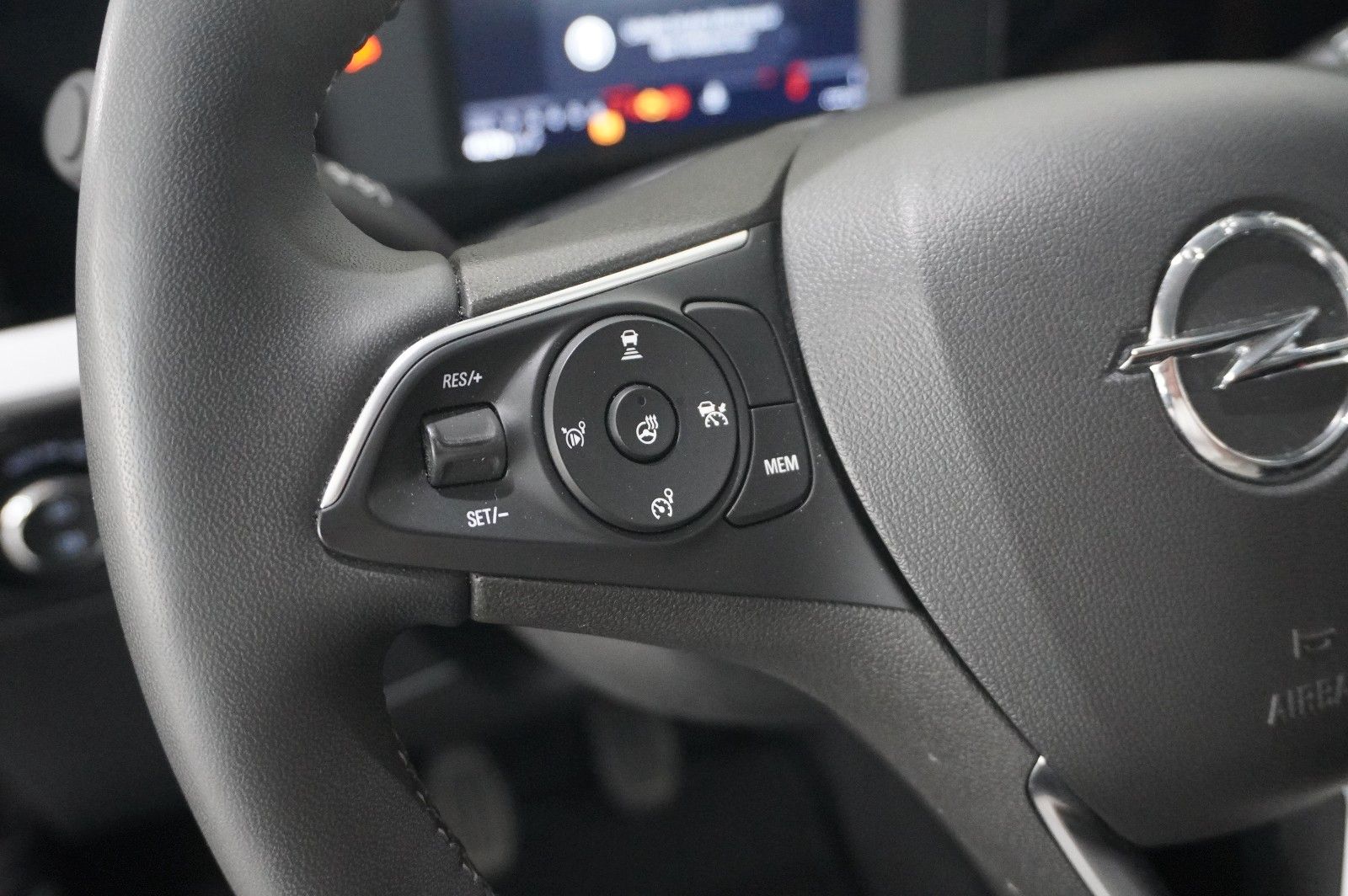 Fahrzeugabbildung Opel Mokka ELEGANCE 1.2T NAVI/LED/KAMERA/SPORT/SH/DAB