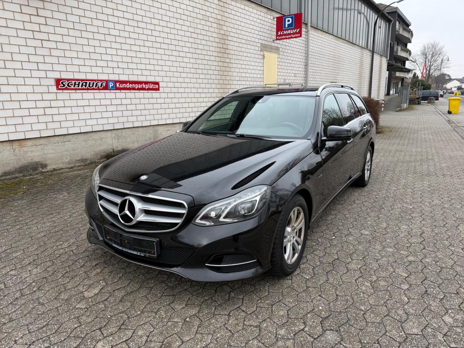 Mercedes-Benz E 220 E T-Modell E 220 BlueTec