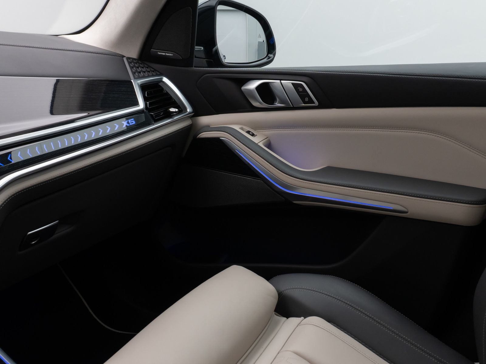 Fahrzeugabbildung BMW X5 xD50e M Sport 360°H/K Panorama Individual 22"