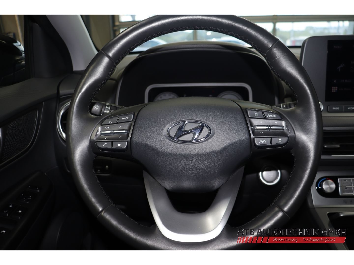Fahrzeugabbildung Hyundai KONA Elektro Select 2WD 39,2kWh 96,2% SOH ACC Ap