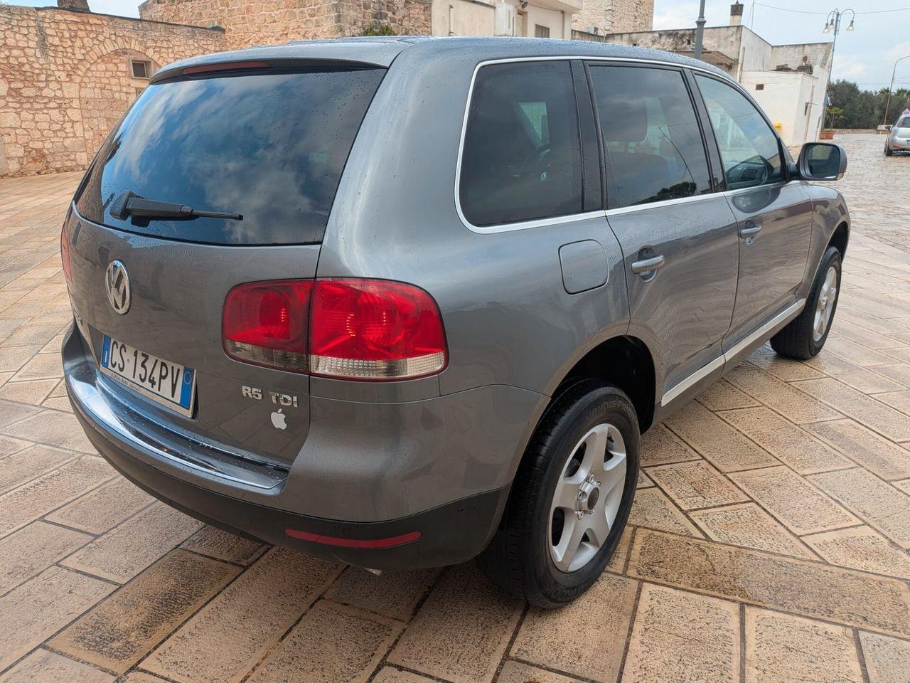 Volkswagen Touareg 2004 — photo 6