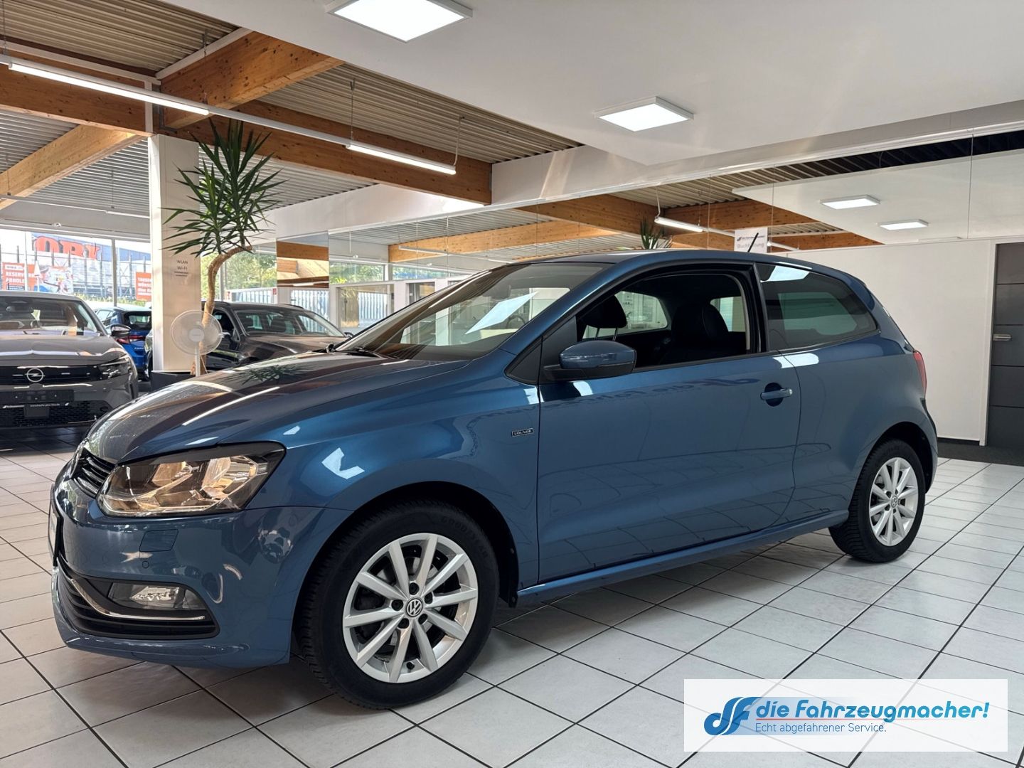 Fahrzeugabbildung Volkswagen Polo V Lounge BMT Start-Stopp AHK-abnehmbar Navi