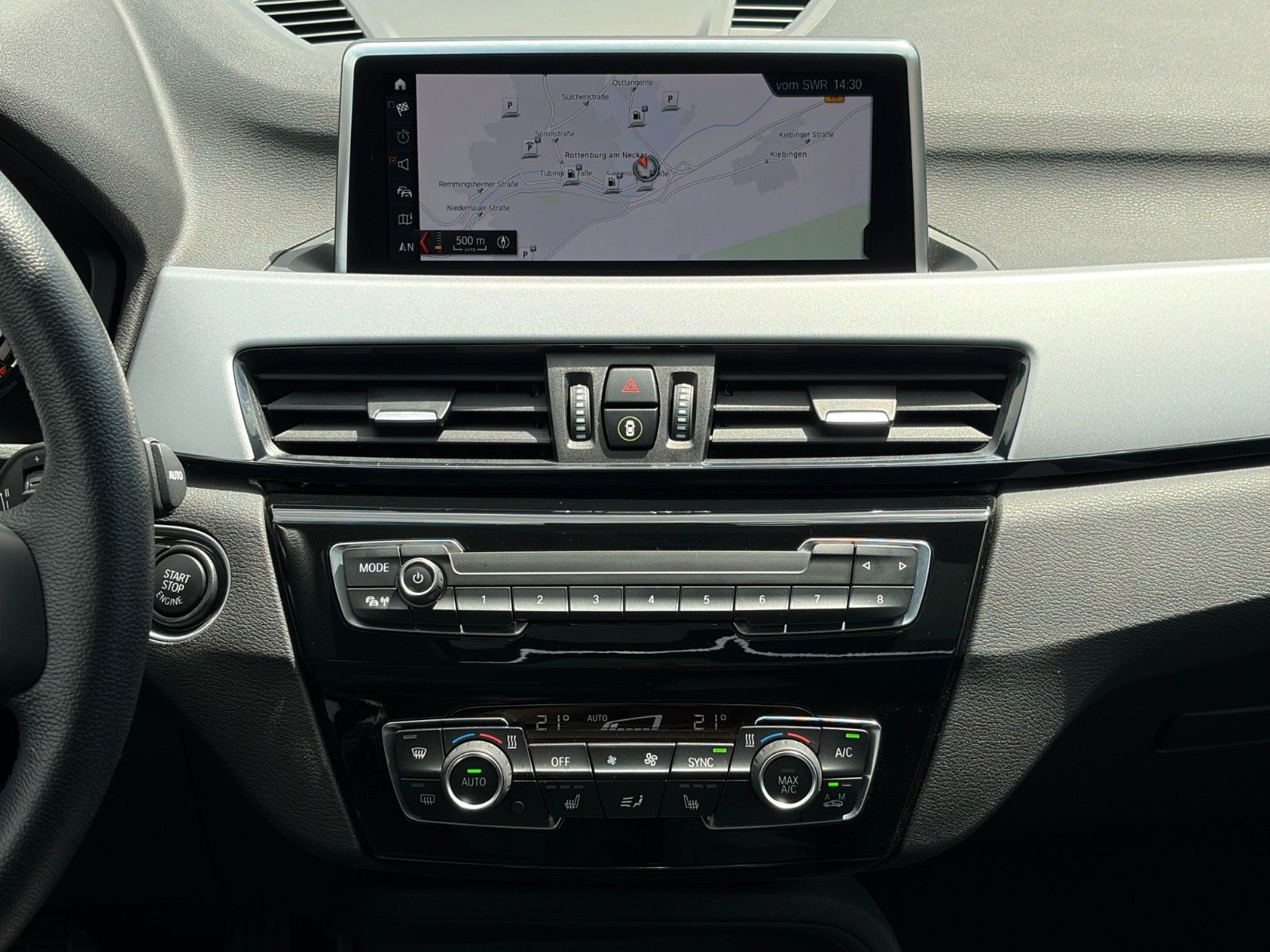 Fahrzeugabbildung BMW X1 sDrive 20d Temp. AHK PANO LED CAM KZG CarPlay