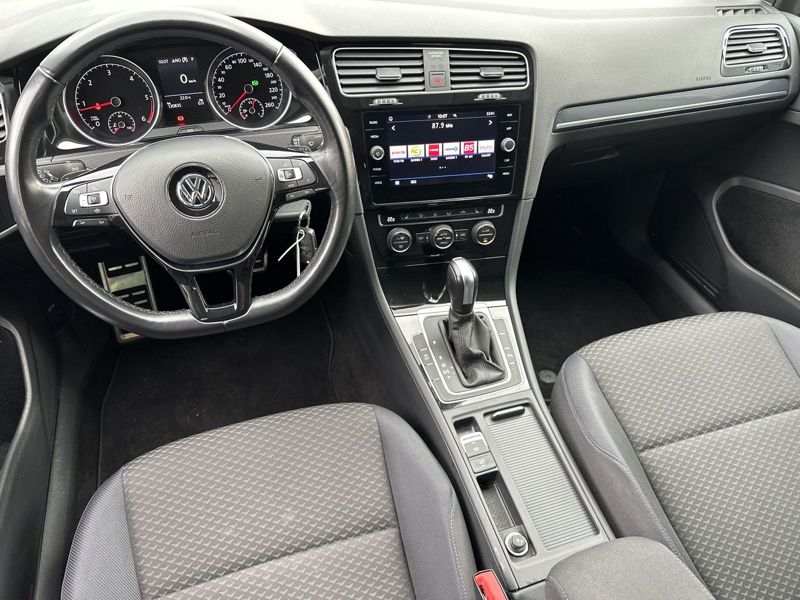 Fahrzeugabbildung Volkswagen Golf Variant 2.0 TDI DSG United NAV+ACC+CARPLAY