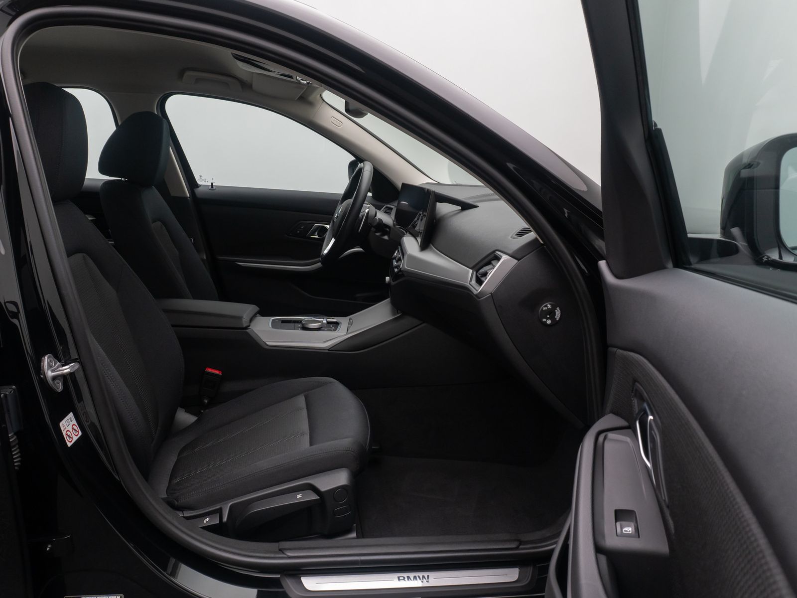 Fahrzeugabbildung BMW 330i Stop&Go DAB Kamera Standhzng Fernlic 18Zoll