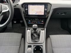 Fahrzeugabbildung Volkswagen Passat Variant Business 2.0 TDI Navi Pano Sitzh