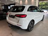 Mercedes-Benz B 180 +MULTIBEAM+FAHRASSI+DISTR+KAMERA+AHK - Mercedes-Benz: 180 D