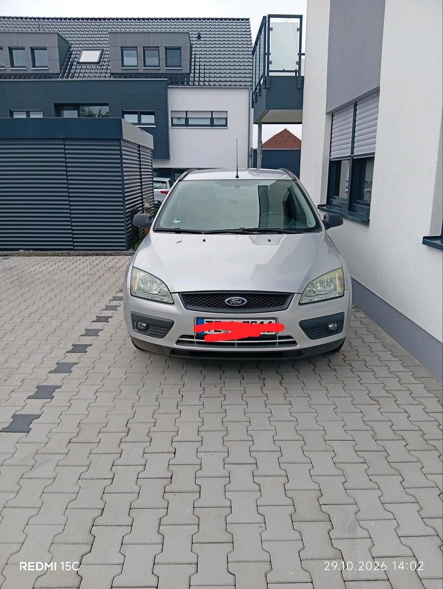 Ford Focus 2004 — вигляд ззаду