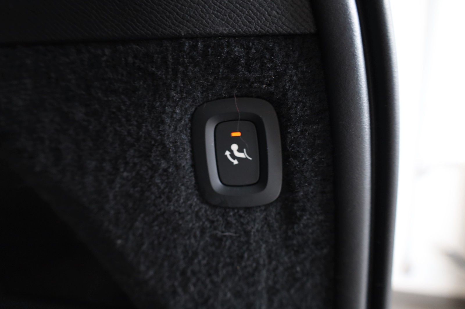 Fahrzeugabbildung Volvo XC90 Momentum Pro AWD 7Si,Leder,Navi,LED,ACC,AHK