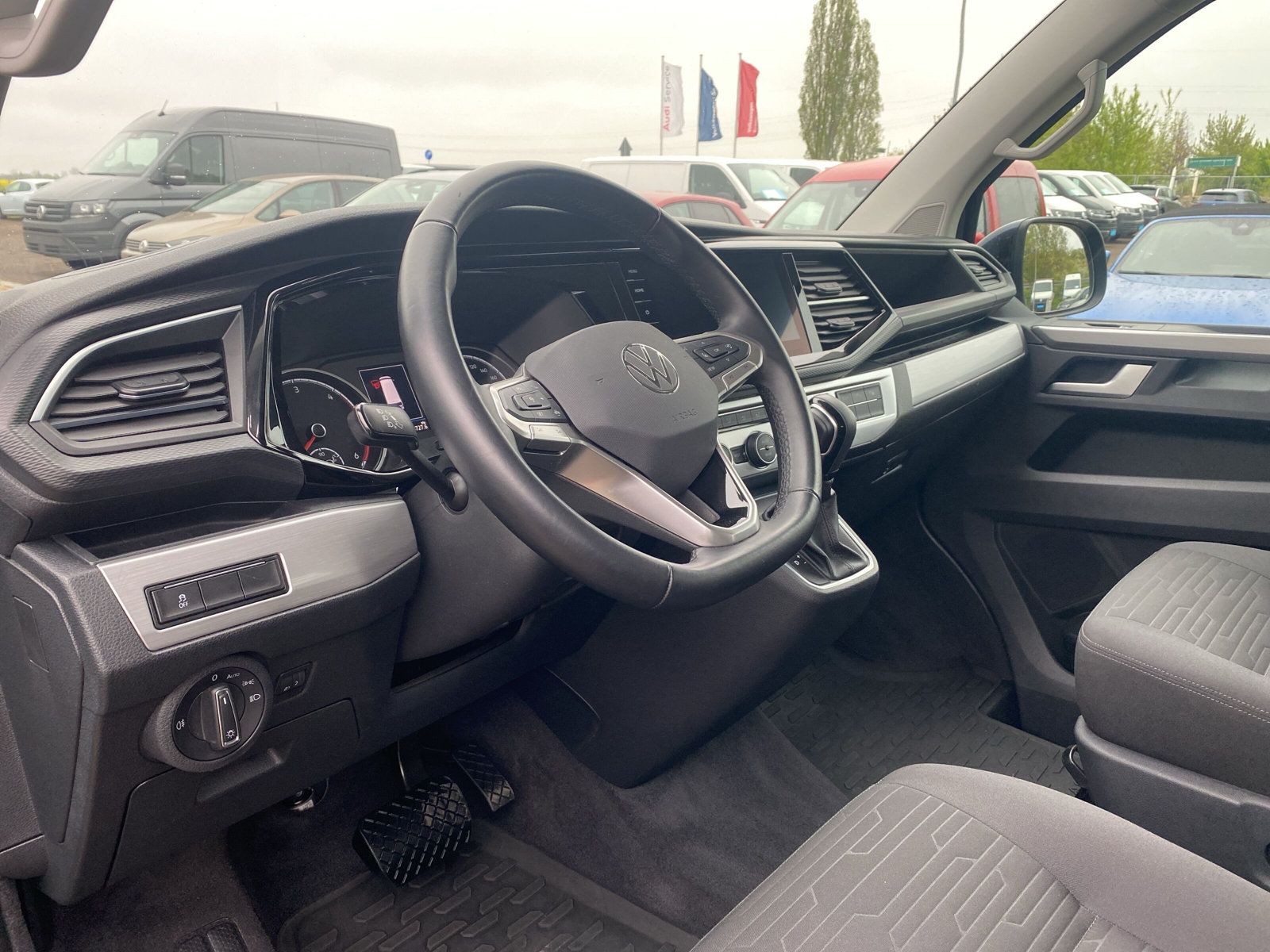 Fahrzeugabbildung Volkswagen T6 Multivan 2.0 TDI DSG 4M STANDHZG KAMERA DCC A