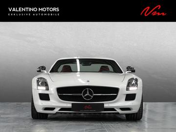 صورة 4 لـ 2011 Mercedes-BENZ SLS AMG