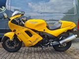 Triumph Daytona 900 - TRIUMPH 900 DAYTONA