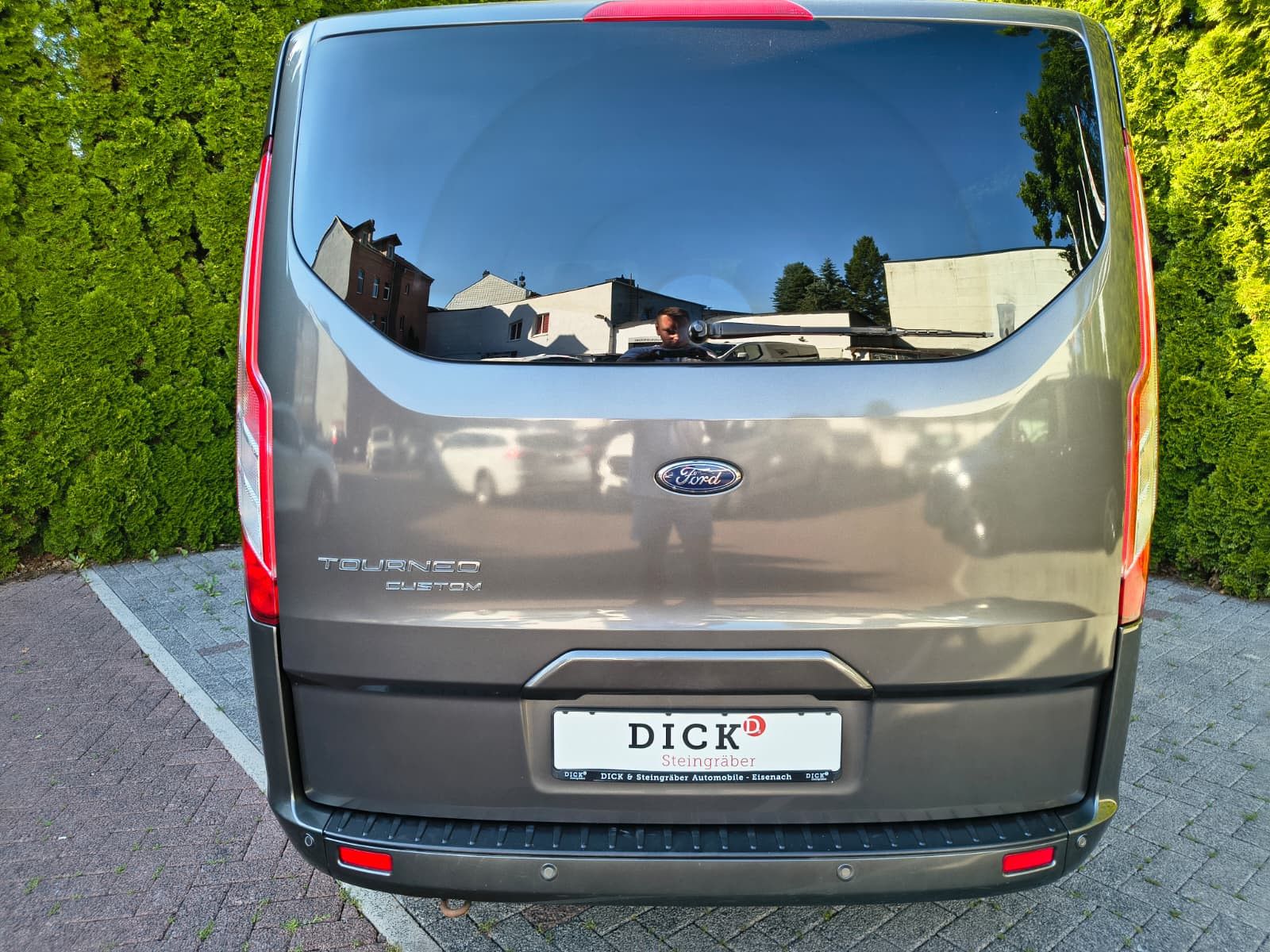 Fahrzeugabbildung Ford Tourneo Custom 320 Aut. L2 BI-XEN+SHZ+CARPLAY+8S