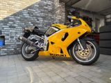 Suzuki GSXR 750