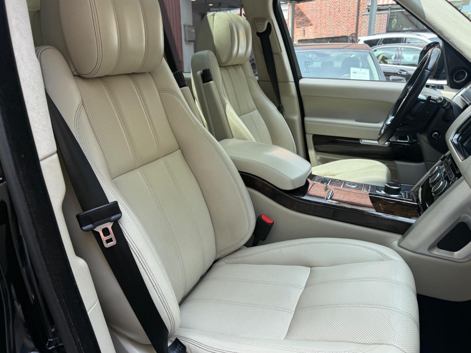 LAND ROVER RANGE ROVER - 340 CV - AUTOBIOGRAPHY - PANORAMIQUE - ATTELAGE