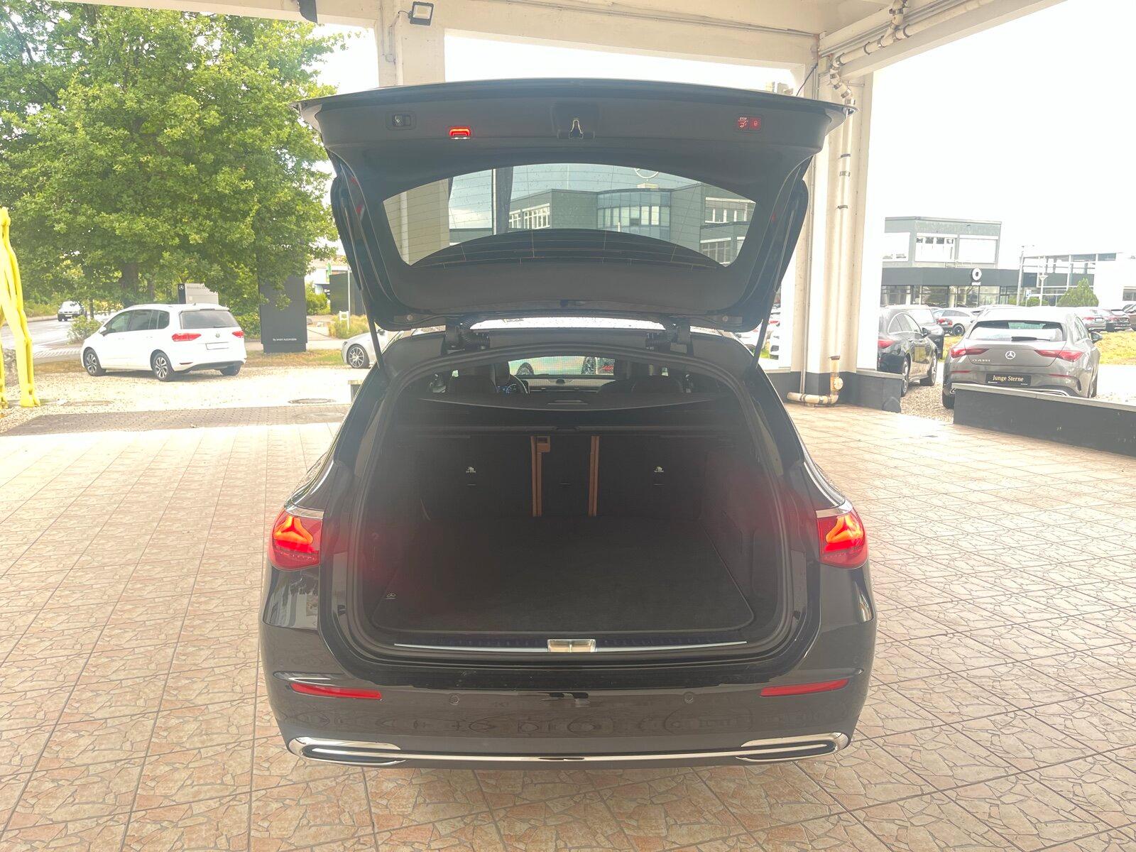 Mercedes-Benz E 220 d T AVANTGARDE/Distronic/Memory/Kamera/AHK