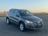 Volkswagen Tiguan Sport 4Motion *Automatik,AHK,Pano-Dach* - gebrauchte VW Tiguan aus dem Jahr 2010