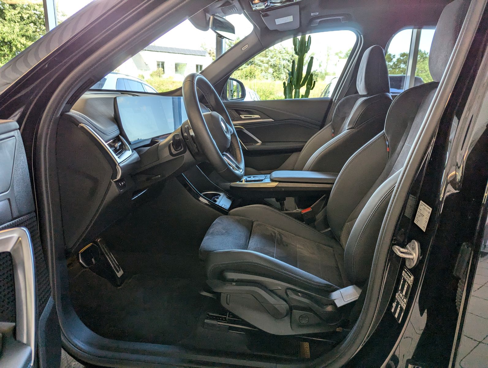 BMW X1 18 d M-Sport Pano Premium-Travel-Paket AHK - Image 12