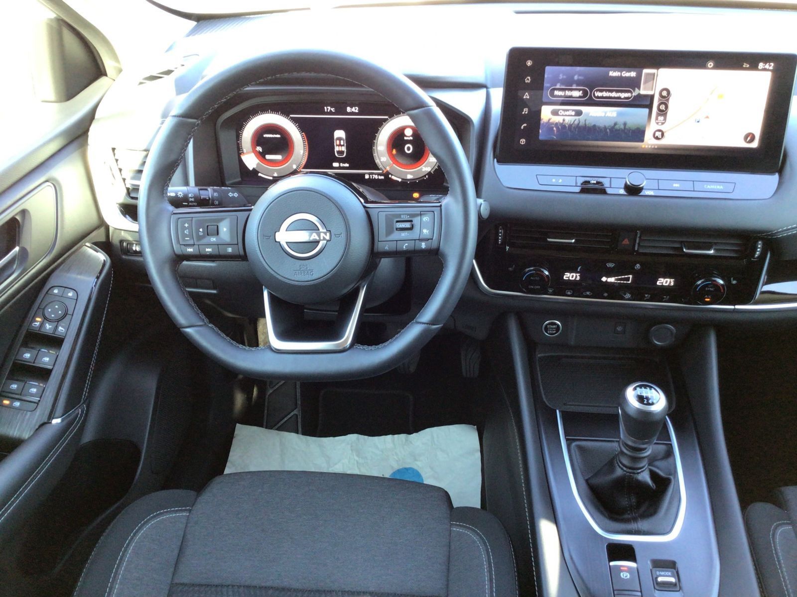 Fahrzeugabbildung Nissan Qashqai 1.3 DIG-T MHEV 6MT- N-Con.- Bus.,Winter