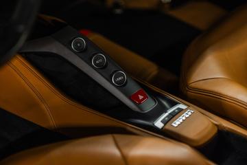 صورة مصغرة 17 لـ 2016 Ferrari 488 GTB