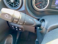 Fahrzeugabbildung Hyundai i10 1.0 KLIMA SHZ LRHZ ALLWETTER PDC BLUETOOTH