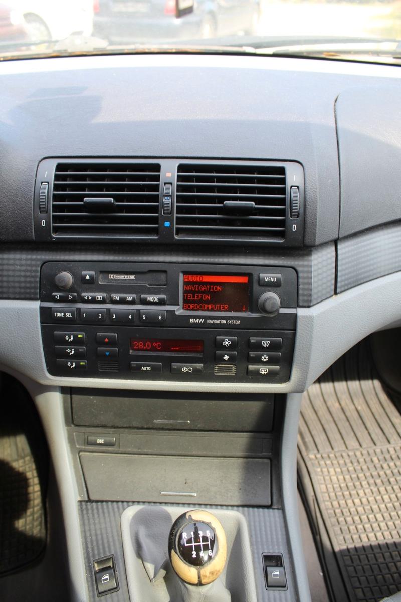 BMW 320 2004 — photo 12