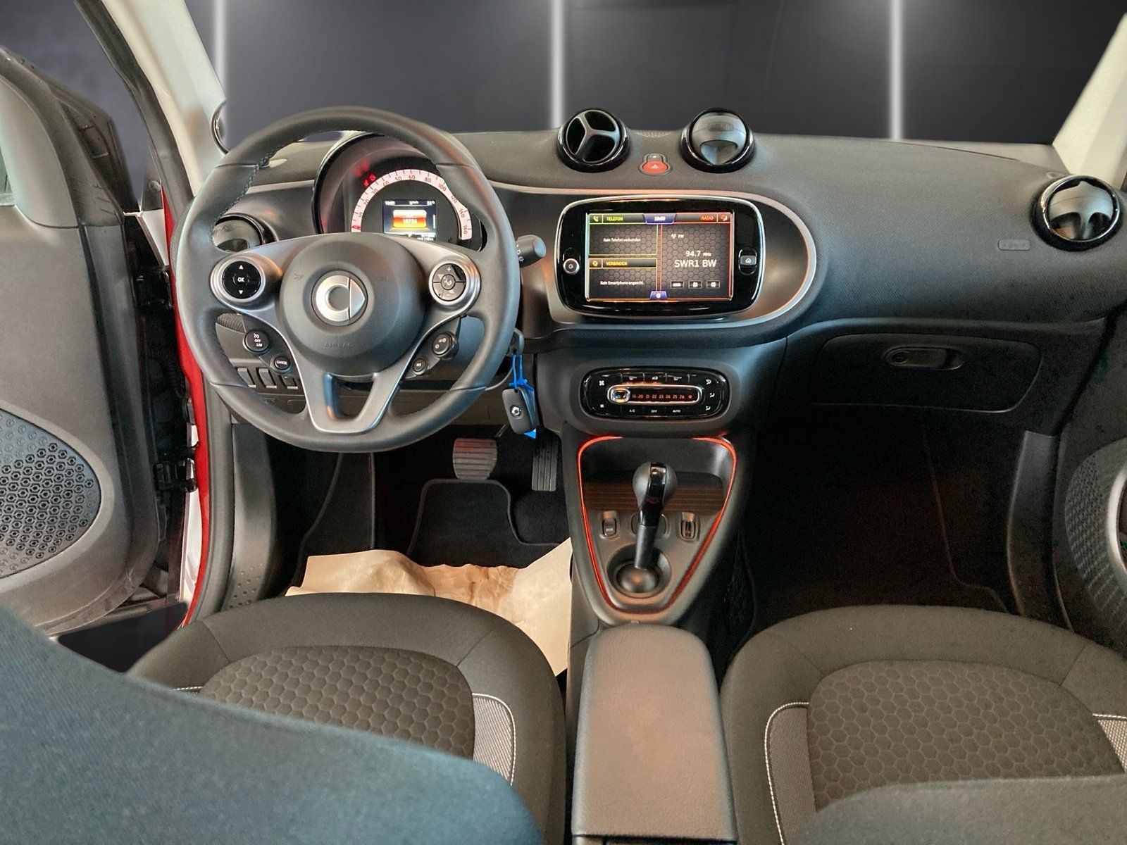 Fahrzeugabbildung Smart smart EQ fortwo Exclusive*Pano*LED*Kamera*22kW*