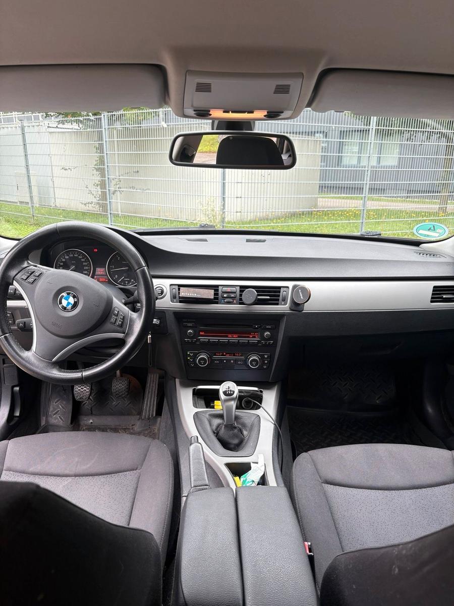 BMW 325 2008 — photo 7