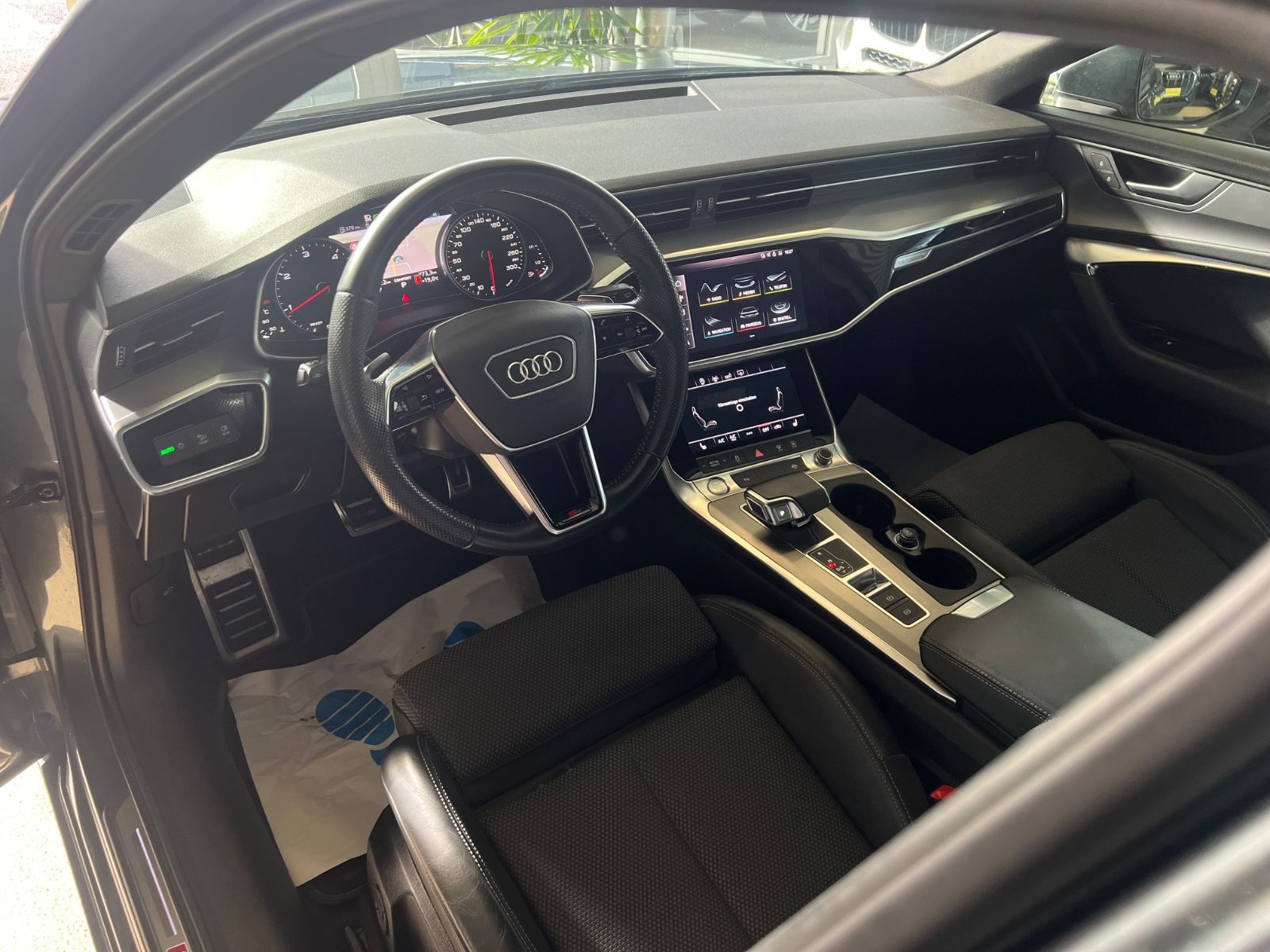 Fahrzeugabbildung Audi A6 Avant 40 TDI quattro sport S line *1.HAND*