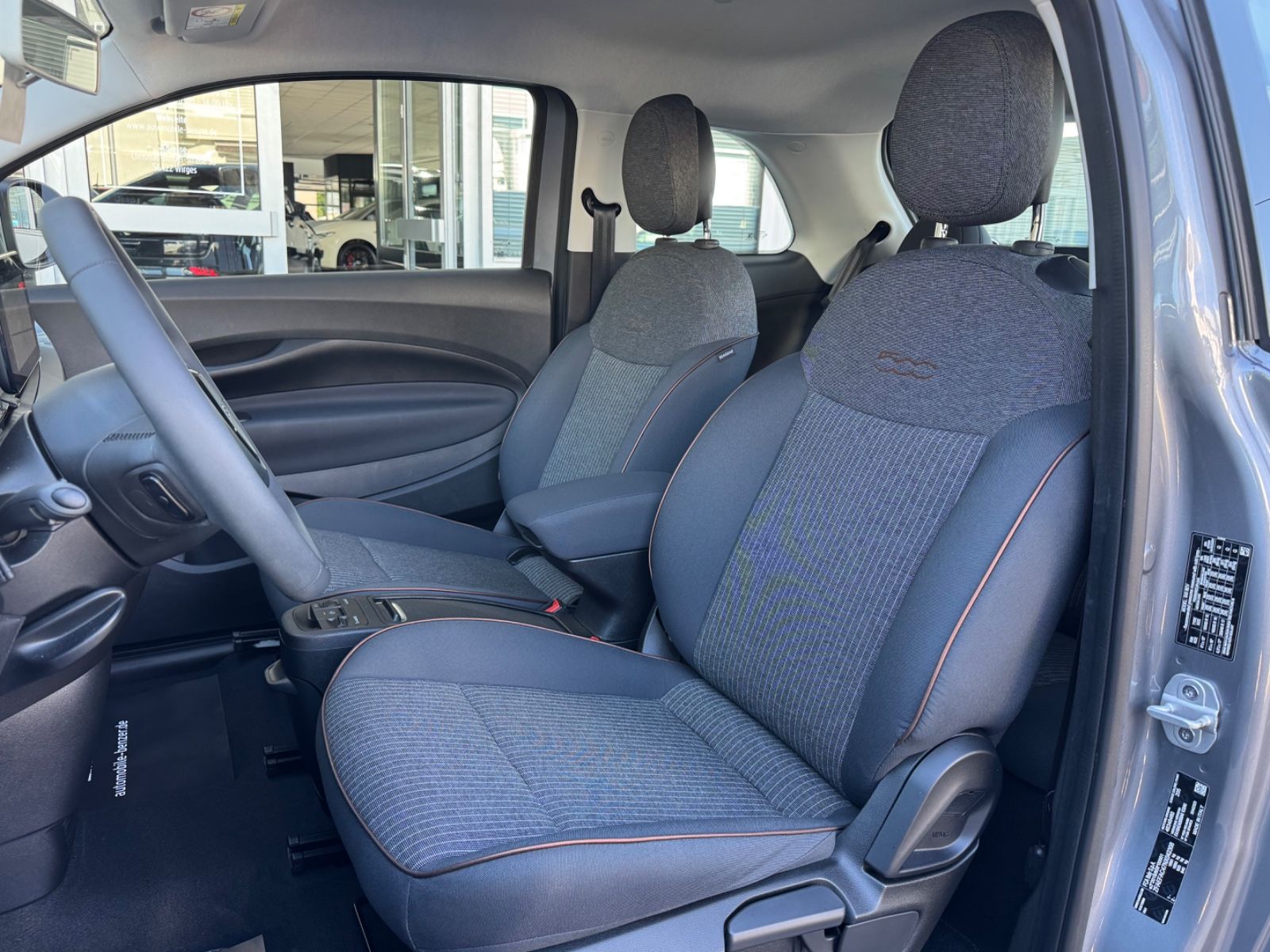 Fahrzeugabbildung Fiat 500 e Icon/42 kWh/Navi/R-Cam/ACC*CarPlay/SHZ/