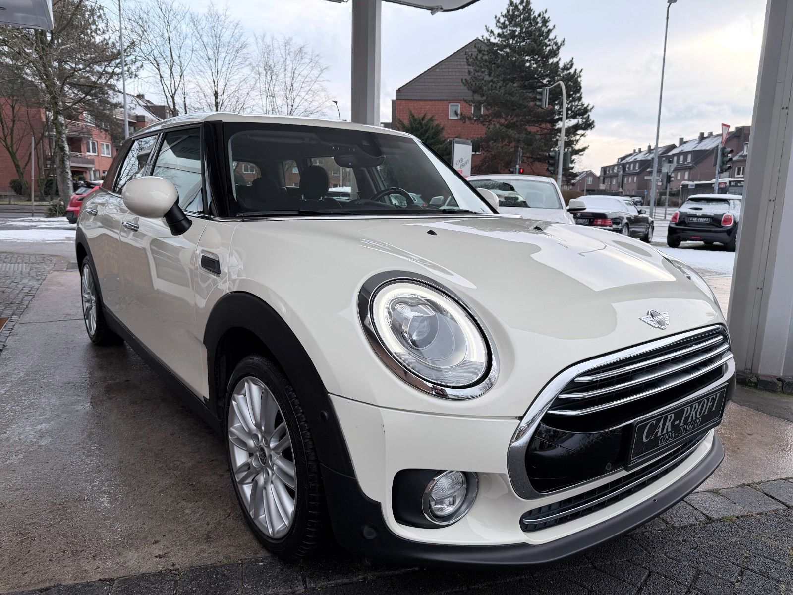 Fahrzeugabbildung MINI COOPER Clubman Autom. Navi/LED/Allwetter/PDC
