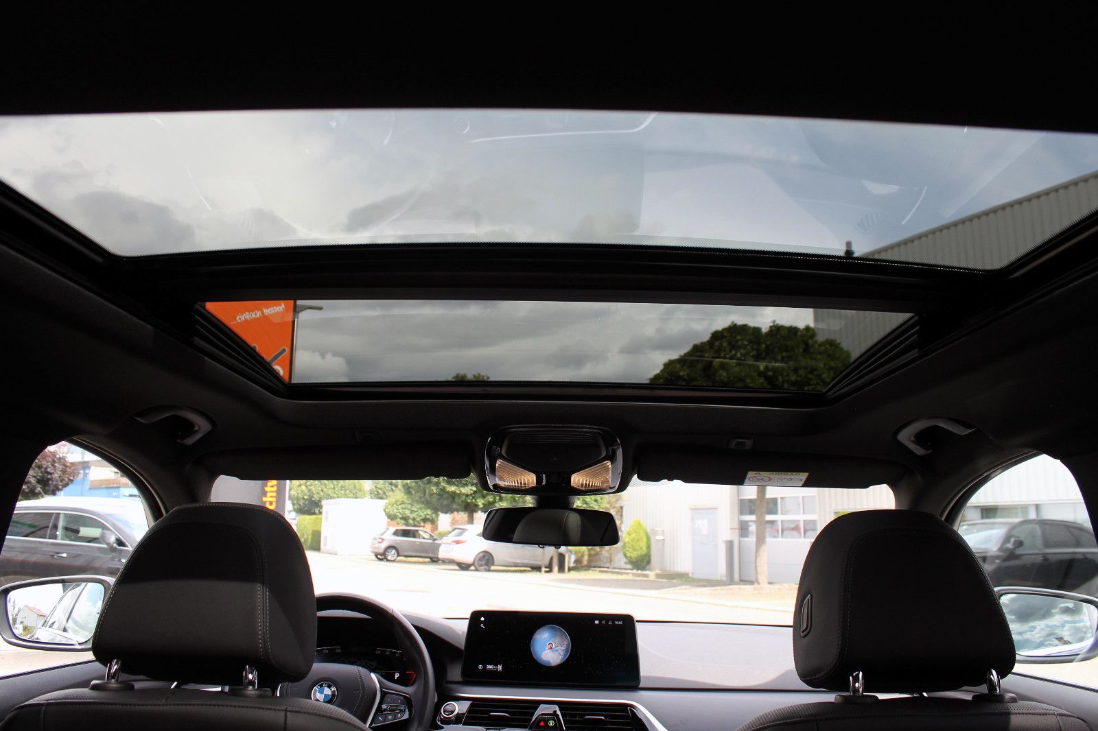 Fahrzeugabbildung BMW 520d Touring Aut. LED ACC KAM PANO HUD AHK StHz