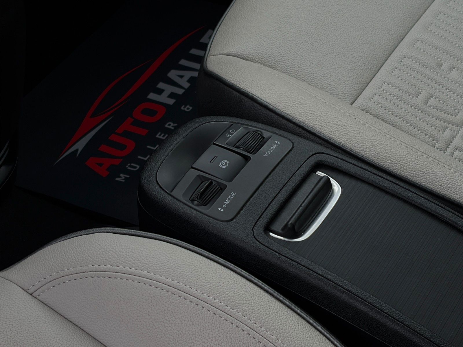 Fahrzeugabbildung Fiat 500e La Prima by Bocelli Leder CarPlay ACC CAM