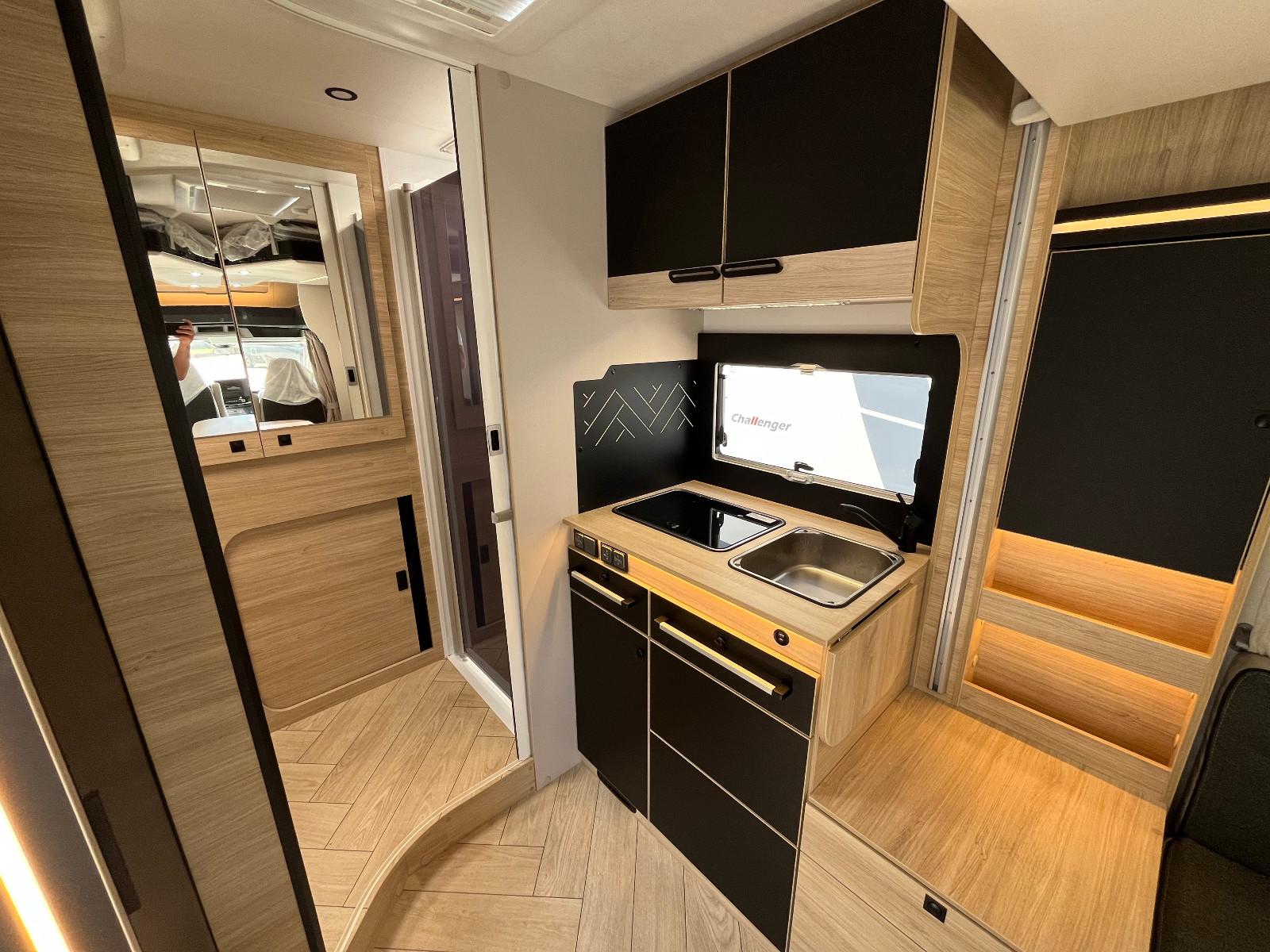 Challenger 270 Graphite Arctic Solar Markise Lithium – Foto 8 von 16