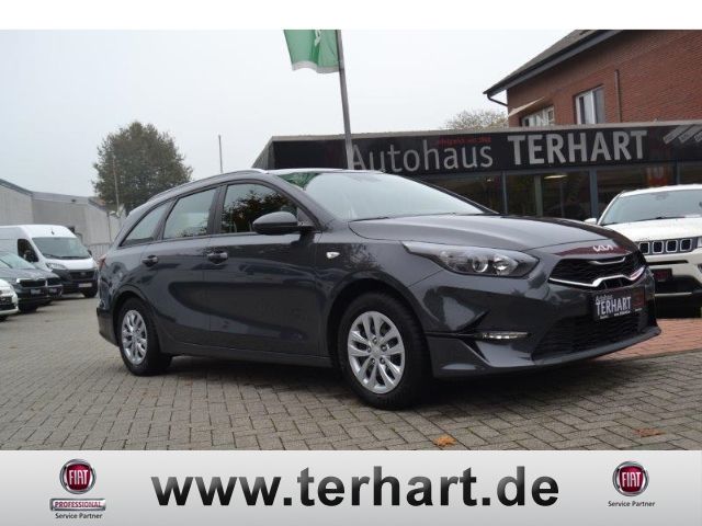 Kia Ceed SW 1.5 T-GDi A7 DCT Silver SHZ LenkradHZG S