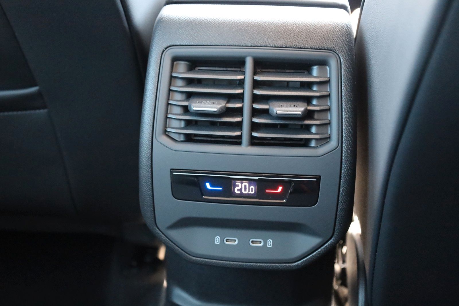 Fahrzeugabbildung SEAT Leon Sportstourer 1.5 eTSI FR *DSG *AHZV