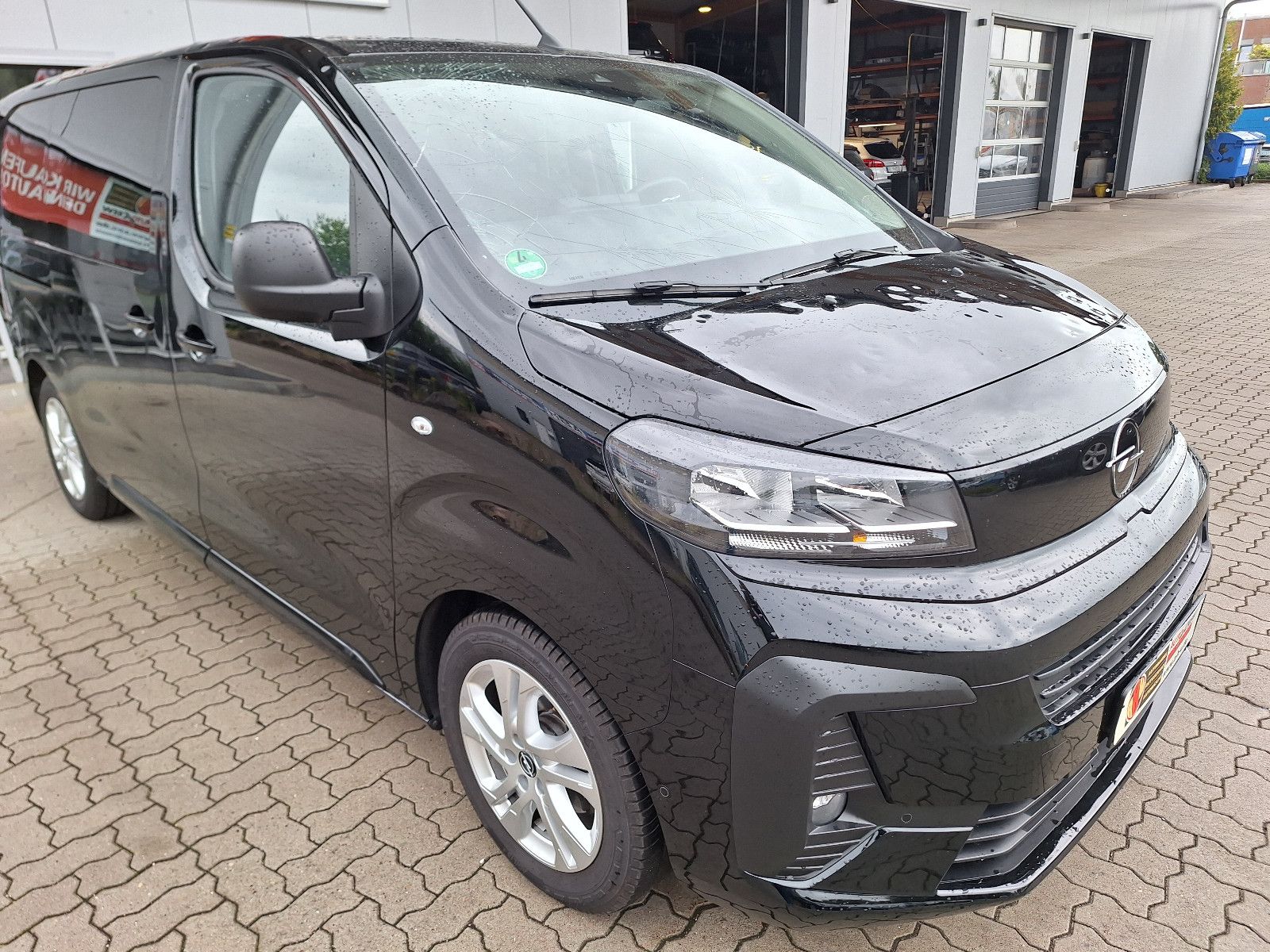 Fahrzeugabbildung Opel Vivaro Doka 5 Sitzer /Aut. Hagelschaden