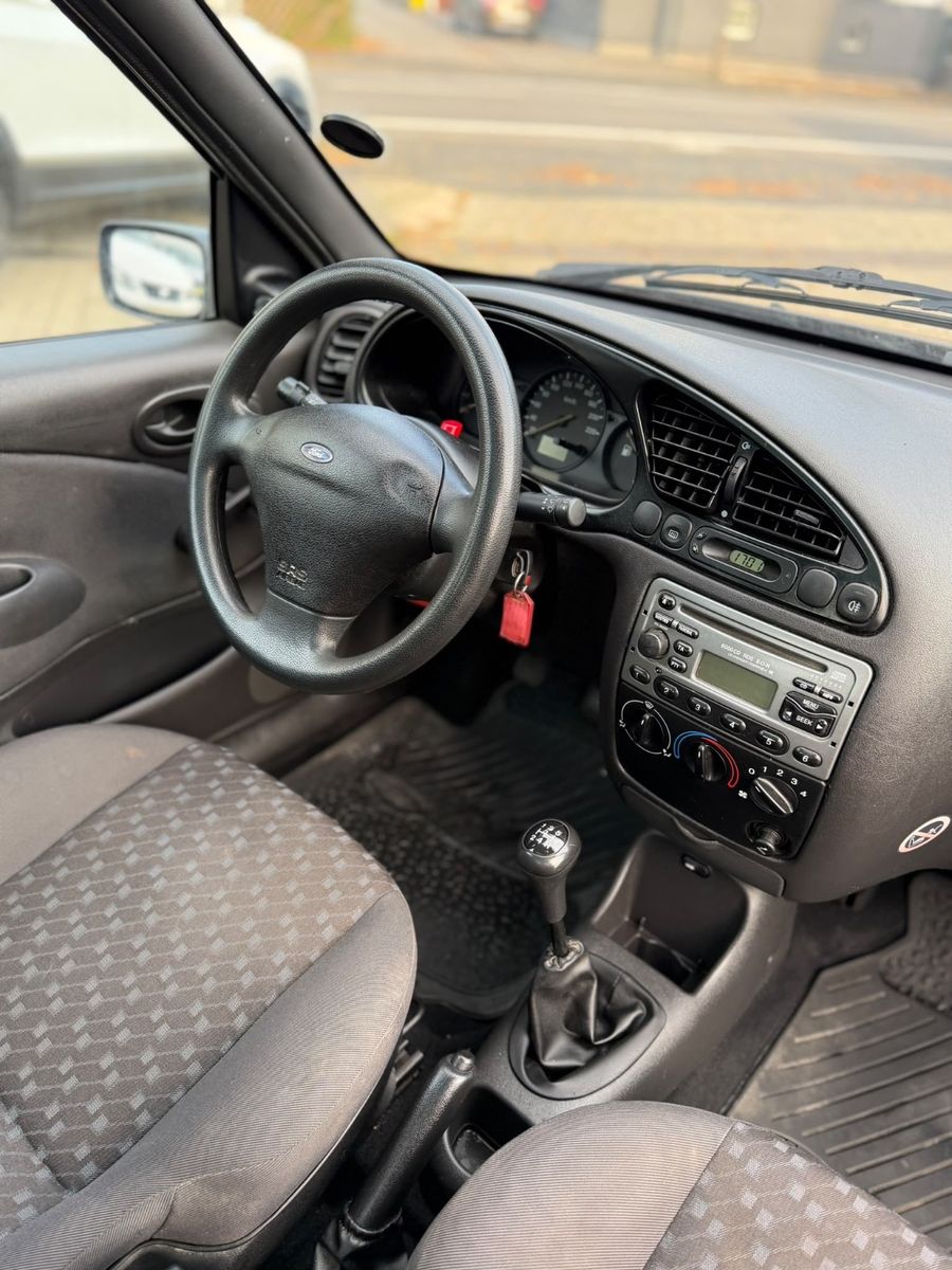 Fahrzeugabbildung Ford Fiesta 1.3 *NUR 41000km*