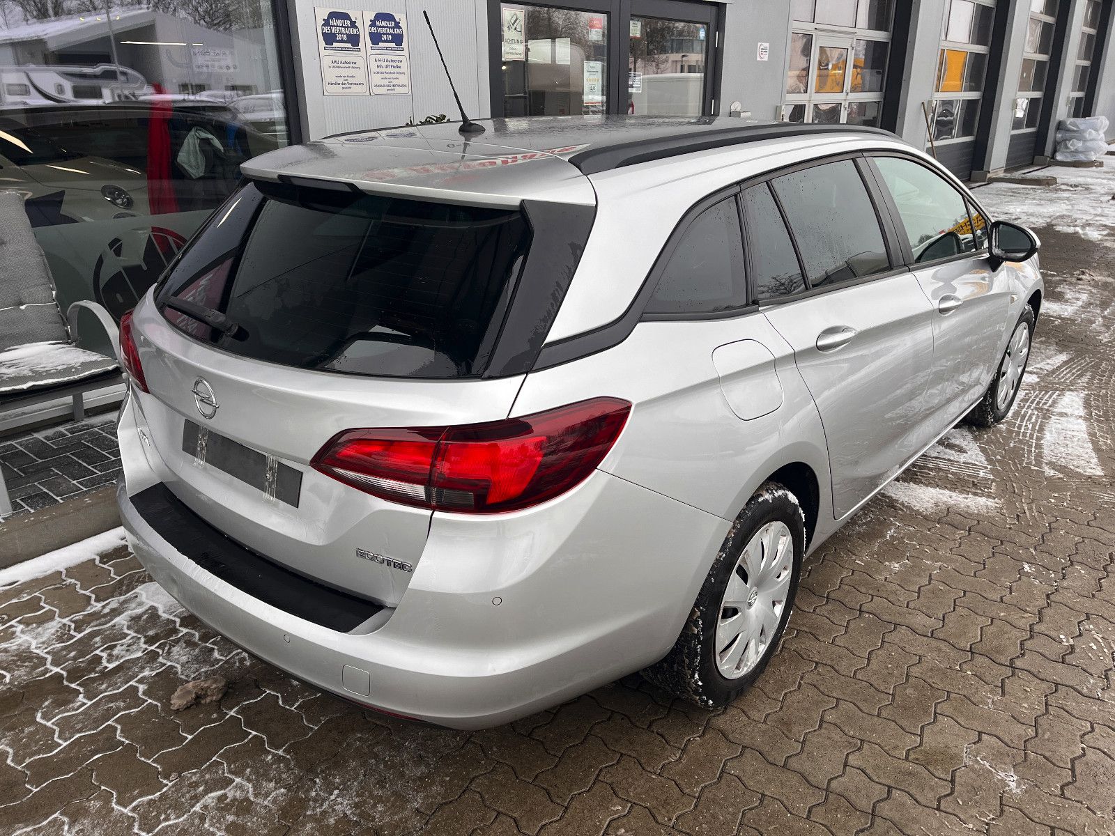 Fahrzeugabbildung Opel Astra K Sports Tourer Business Seitenschaden