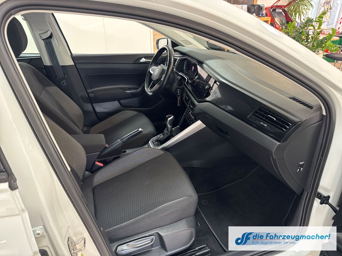 Fahrzeugabbildung Volkswagen Polo VI Life 1.0 TSI EU6d Navi Digitales Cockpit
