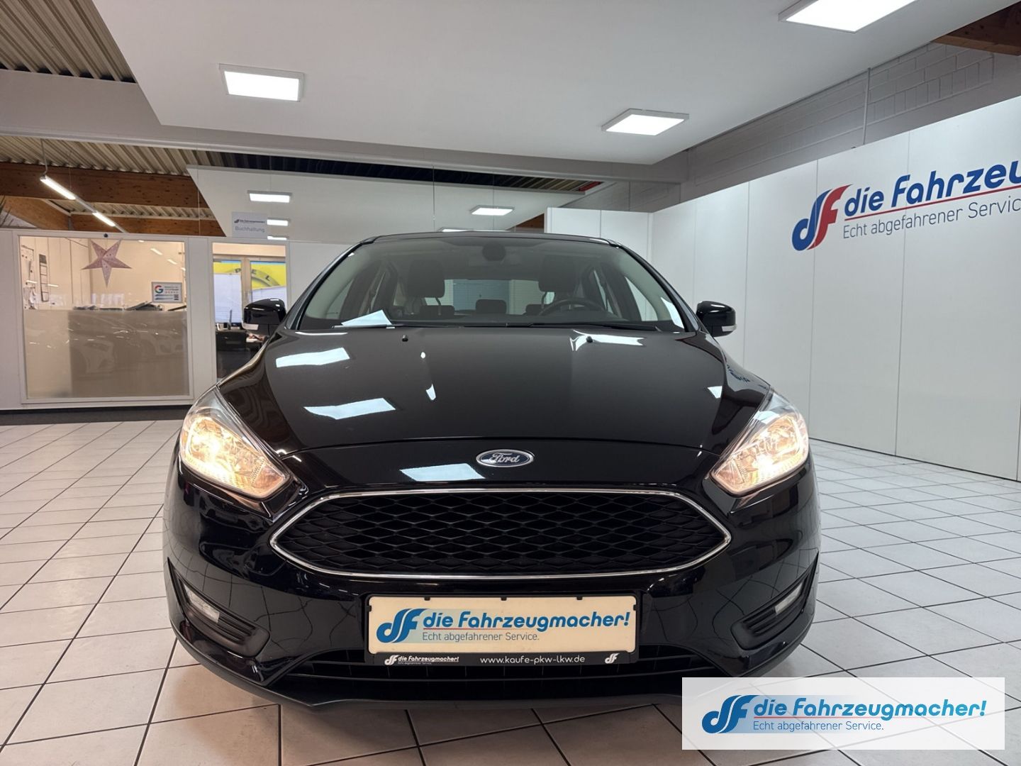Fahrzeugabbildung Ford Focus Business CarPlay Zahnriemen neu Mehrzonenk