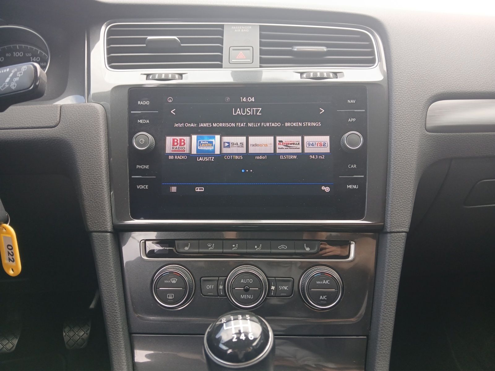 Fahrzeugabbildung Volkswagen Golf VII Variant TSI Comfortline LED Navi GRA PD