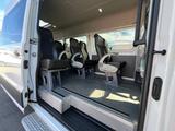 Volkswagen CRAFTER 17 SITZER ACC LANE ASSIST KLIMAAUTO.SHZ - Trucks in München