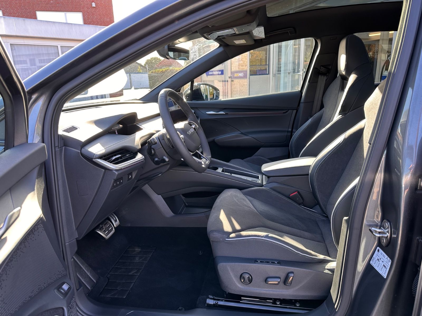 Fahrzeugabbildung SKODA Enyaq Coupé 85 Sportline Pano/Matrix/ACC/APP/21"
