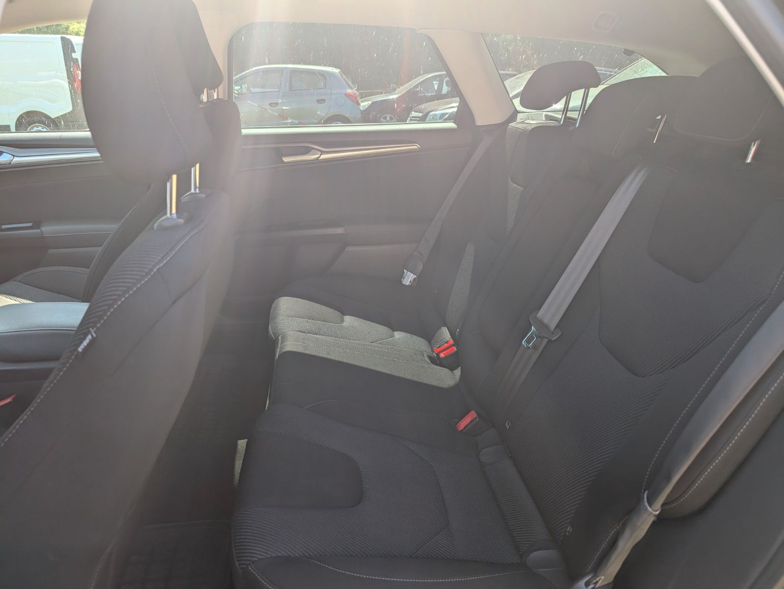 Fahrzeugabbildung Ford Mondeo Turnier 2.0 Titanium
