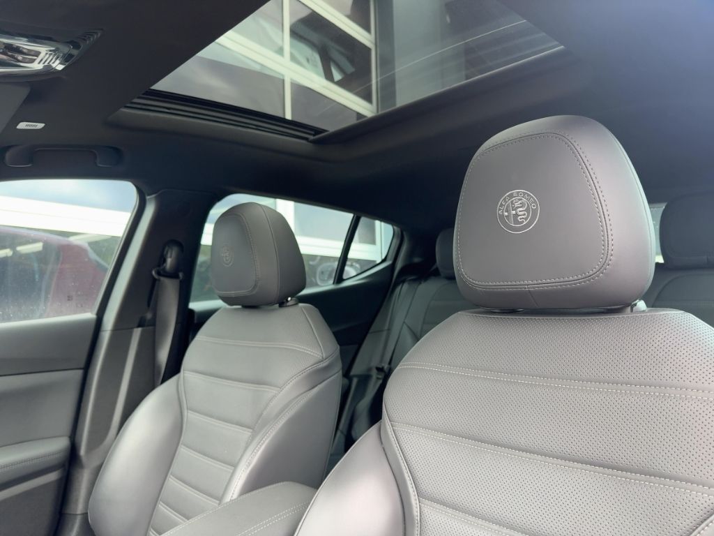 Fahrzeugabbildung Alfa Romeo Tonale VELOCE 1.5 VGT MATRIX PANO MEMORY