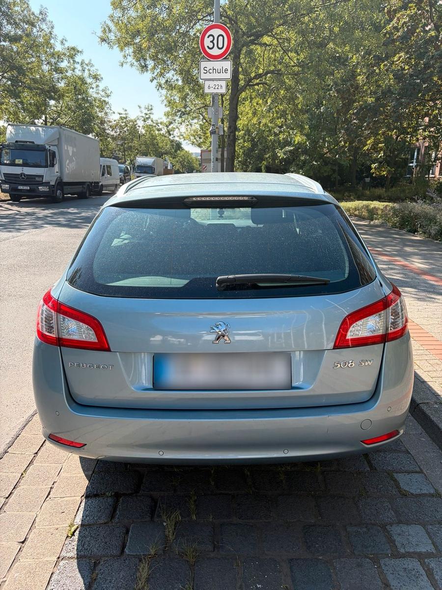 Peugeot 508 2011 — engine 111 HP (82kW)