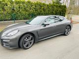 Porsche Panamera 4 -310 PS