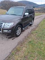 Mitsubishi Pajero 3,2 DI-D 4WD Automatik - - Mitsubishi Pajero von privat